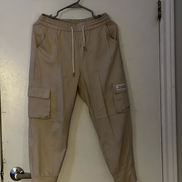 Khaki-coloured cargo, beautiful, new and comfortable. - Picture 3 of 3